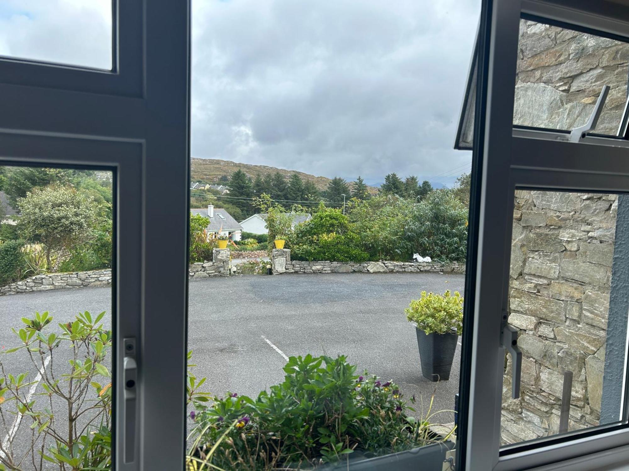 Buttermilk Lodge Guest Accommodation Clifden Eksteriør bilde